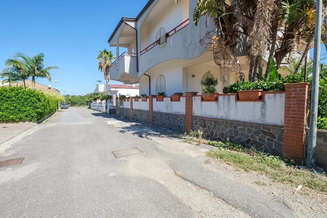 Villa Delle Pomelie Furnari 0*,